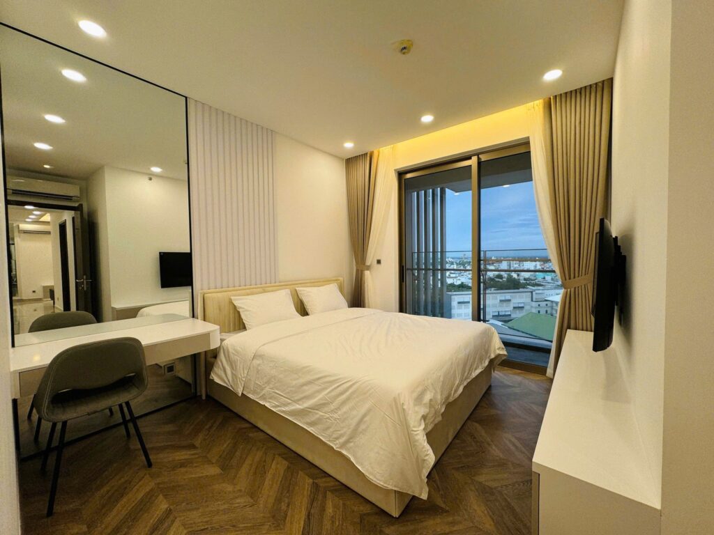 bán căn hộ midtown tòa The Peak 3 phòng ngủ